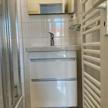 Kapitaenshaus Mit Hafenblick Апартаменты Гретзиль