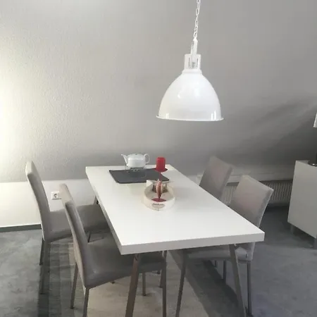 아파트 Kapitaenshaus Mit Hafenblick 글레트지일