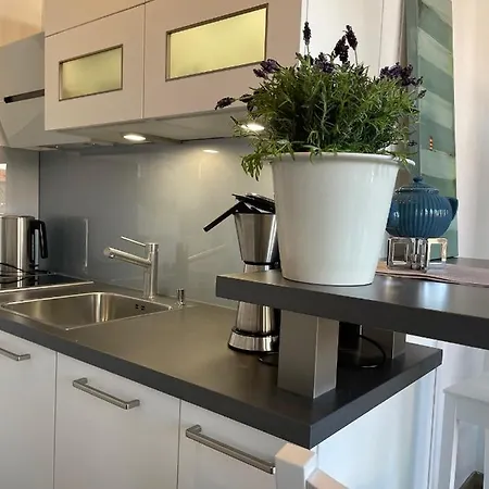 Апартаменты Kapitaenshaus Mit Hafenblick Гретзиль