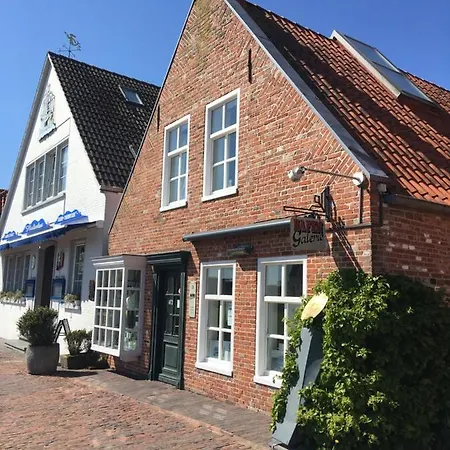 Kapitaenshaus Mit Hafenblick * Greetsiel