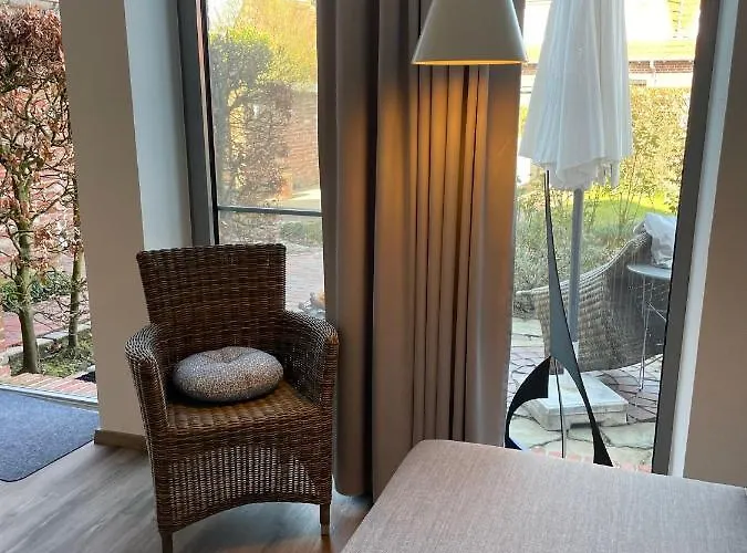 Kapitaenshaus Mit Hafenblick * Greetsiel