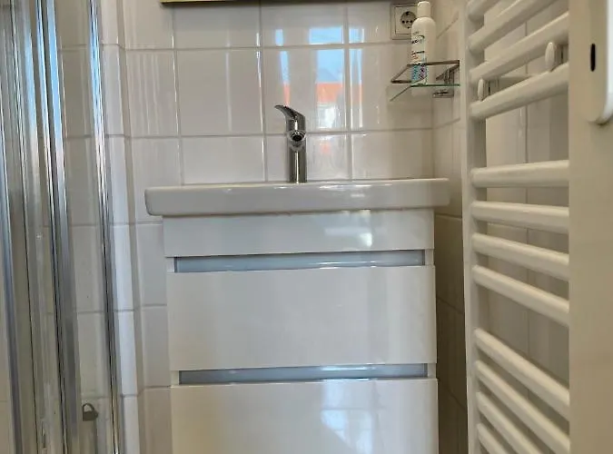 Kapitaenshaus Mit Hafenblick Appartamento Greetsiel