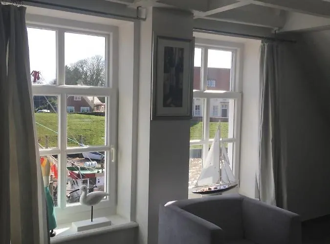 Kapitaenshaus Mit Hafenblick Greetsiel