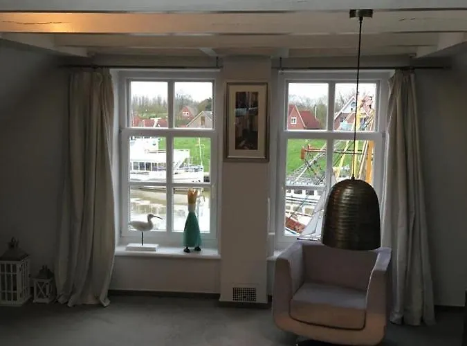 Kapitaenshaus Mit Hafenblick * 特希尔