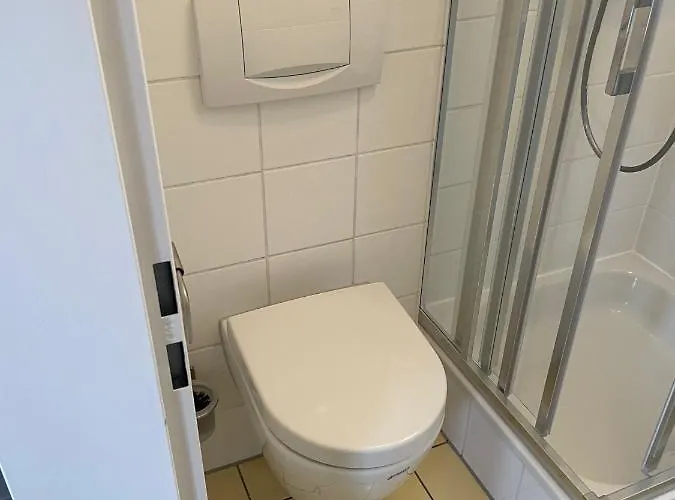 Kapitaenshaus Mit Hafenblick Appartamento Greetsiel